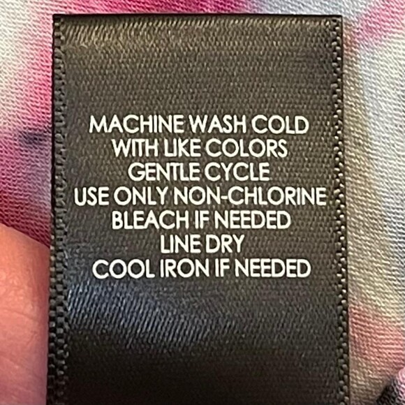 TORRID Soft-Stretch Challis Top, Size 2 - Picture 7 of 8